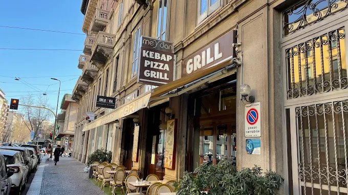 Vetrina Meydan in Via Pergolesi